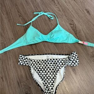 Victoria’s Secret Aqua Bikini Top and PINK VS Black White Geometric Bottoms Set